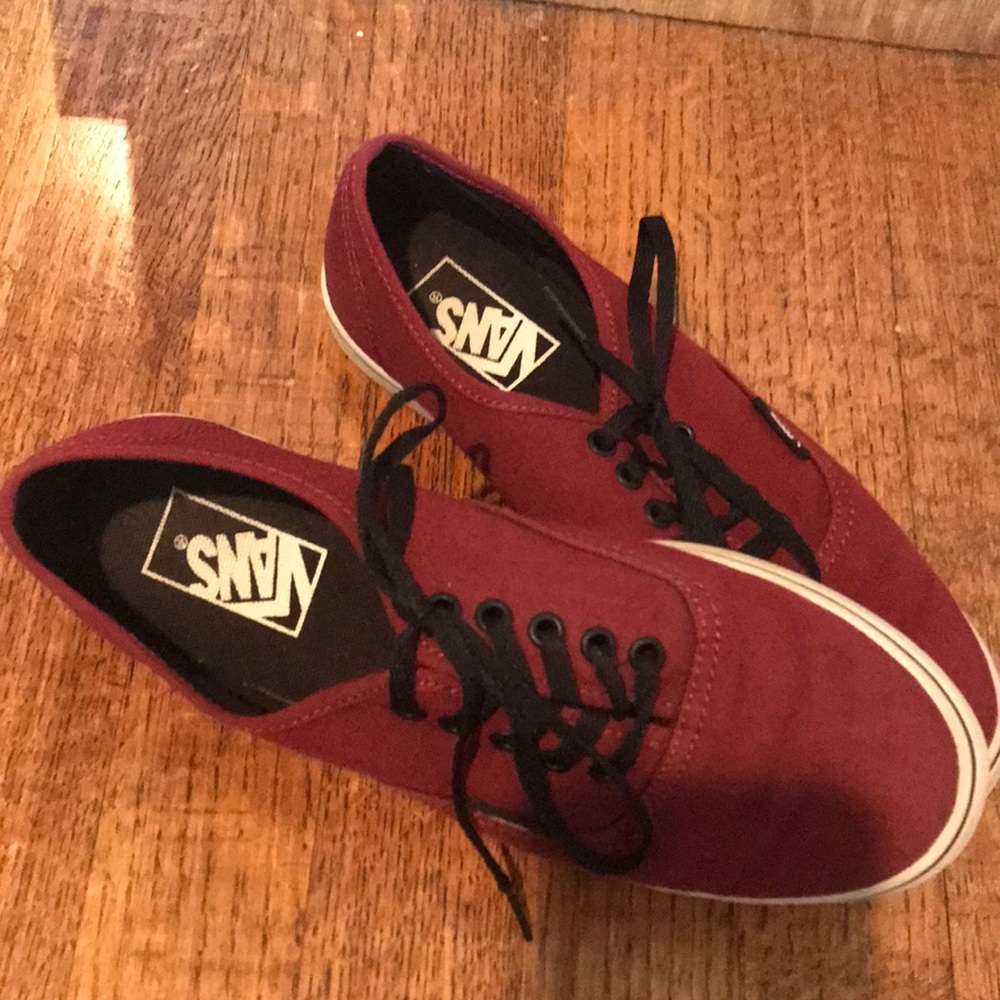 Vans - Picture 3 of 3